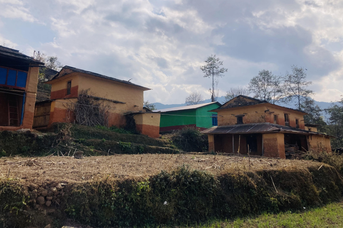 गाउँमा घर छन्, मान्छे छैनन्