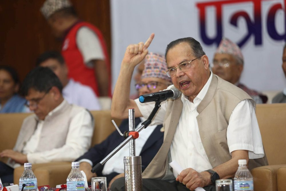 सरकार जनताको होइन, पूँजीपतिहरुको पक्षमा छः झलनाथ खनाल