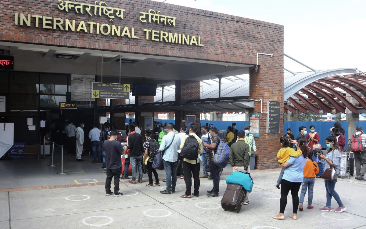 विदेश पलायन हुने विद्यार्थी रोक्न शैक्षिक नीति निर्माण गर्नुपर्नेमा जोड