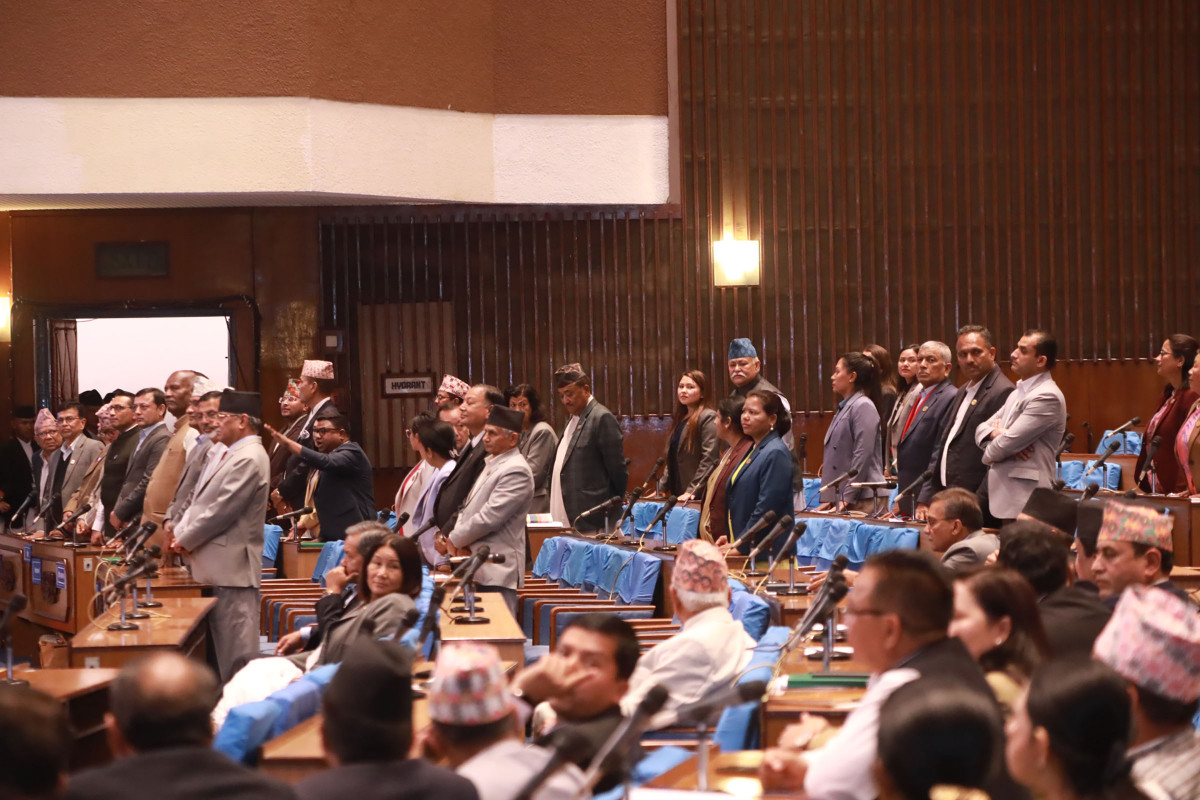 ११ बजे बोलाइएको प्रतिनिधिसभाको बैठक २ बजेका लागि सारियो, प्रधानमन्त्रीकै जवाफ चाहिने विपक्षी दलहरूको अडान