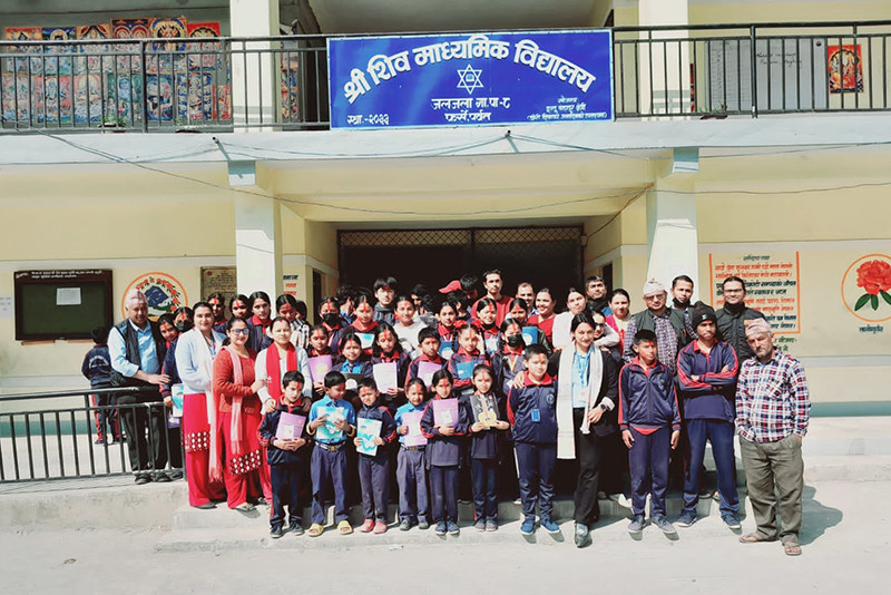 जन्मदिनको अवसर पारेर विद्यालयलाई ५० हजार रुपैयाँ आर्थिक सहयोग