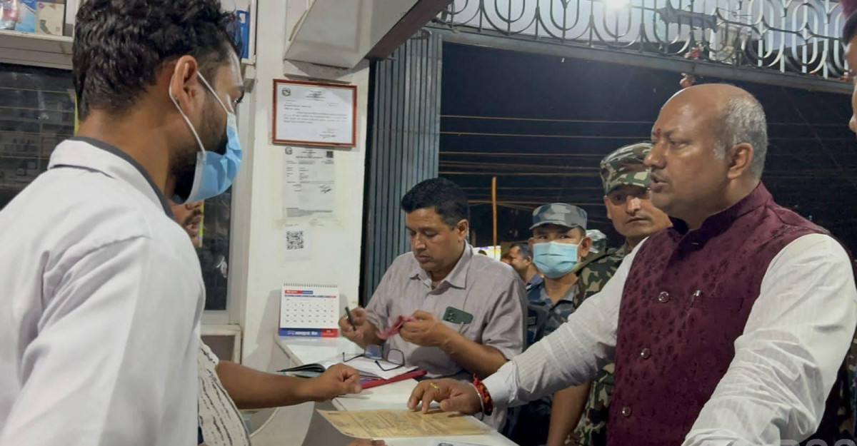 मुख्यमन्त्री अनुगमनमा आएको देखेपछि बिरामी छाडेर भागे अस्पताल सञ्चालक