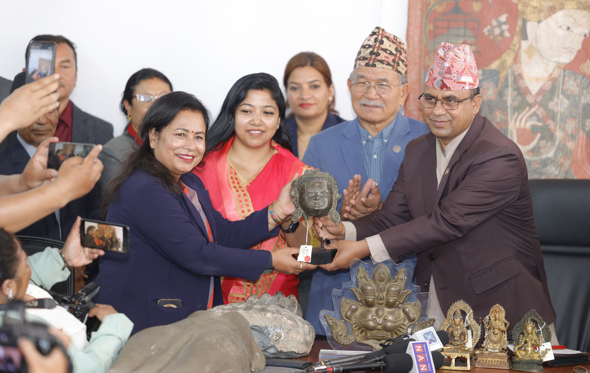 चोरी गरी अमेरिका पुर्‍याइएका २१ वटा पुरातात्विक सामग्री नेपाल फिर्ता