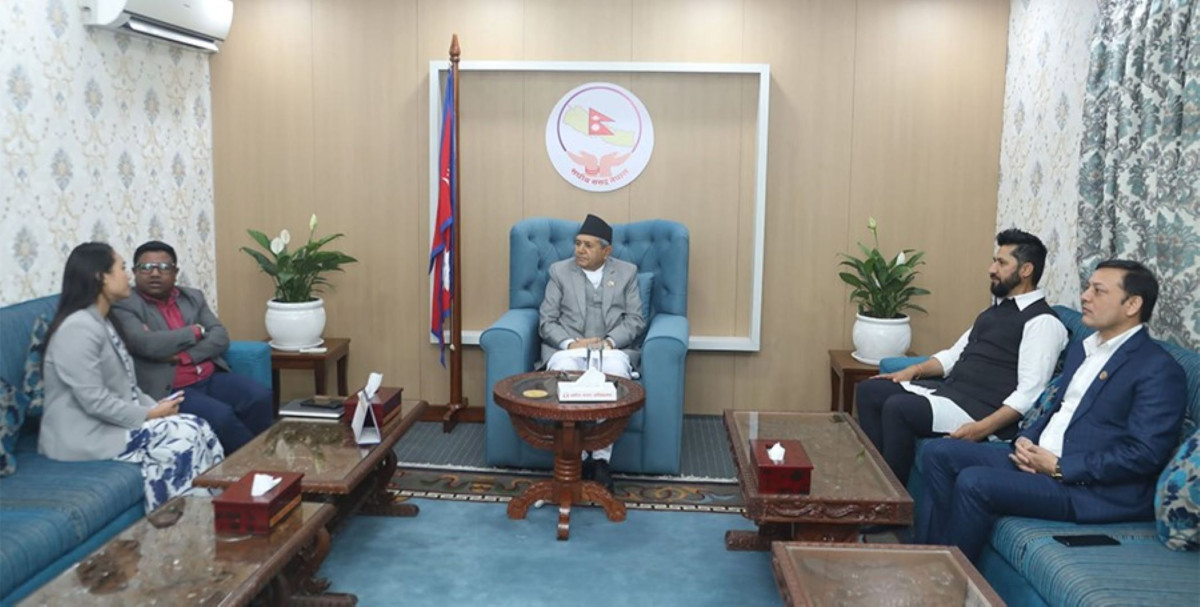 सभामुखलाई भेटेर रविले भने–मेरो सांसद पद निलम्बन फुकुवा गरियोस्