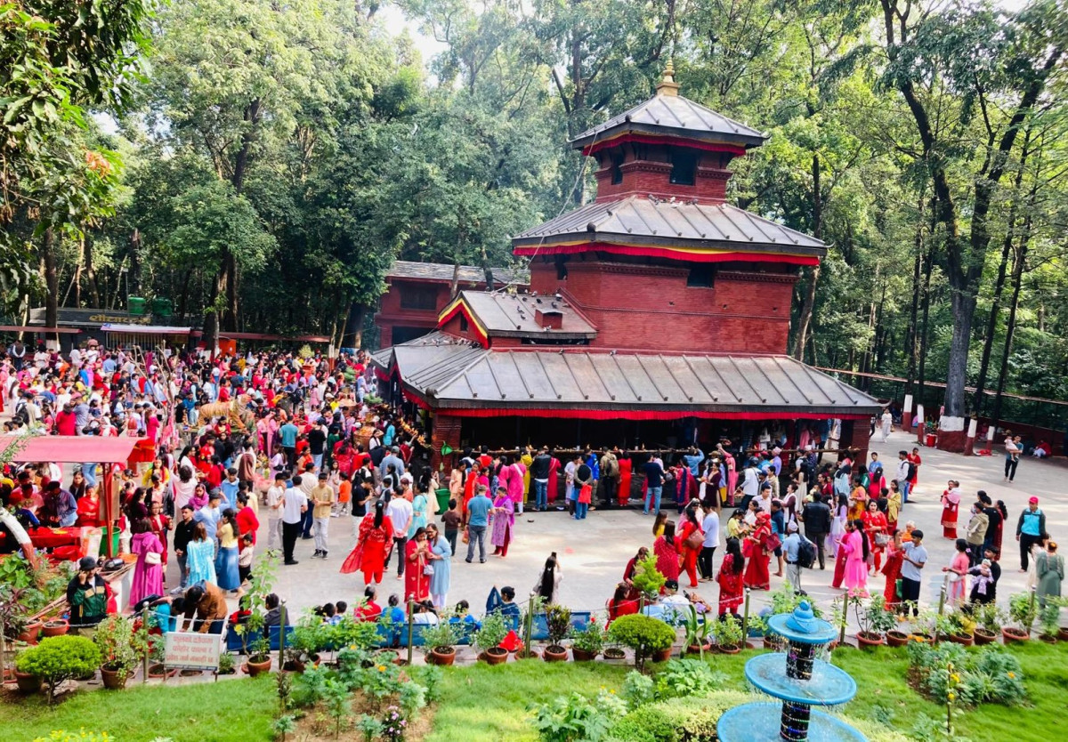 चैते दसैंमा कालिका मन्दिरमा बढे पर्यटक