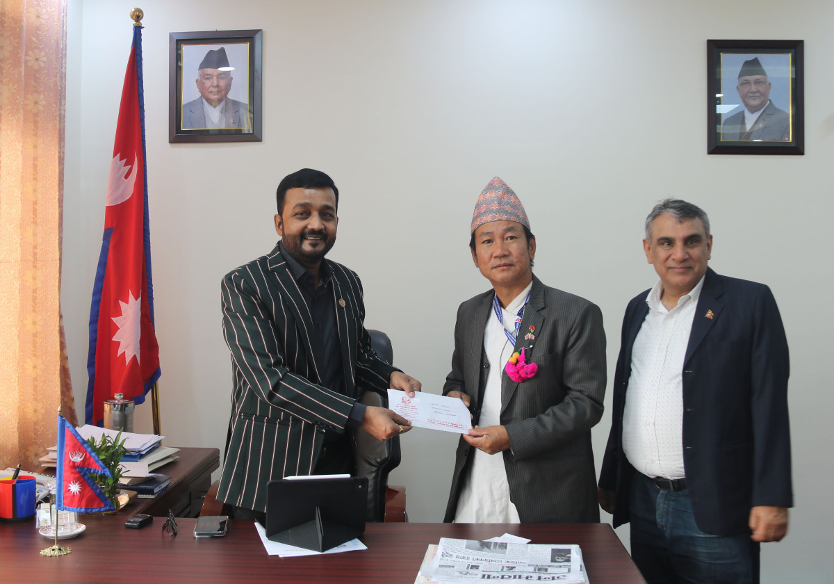 खाानेपानीका लागि बजेट माग्दै मेयर साम्पाङले भेटे मन्त्री