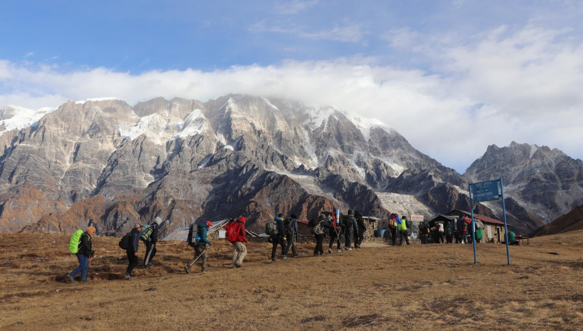 वसन्त ऋतुमा हिमाल आरोहणको लागि कतिले लिए अनुमति?