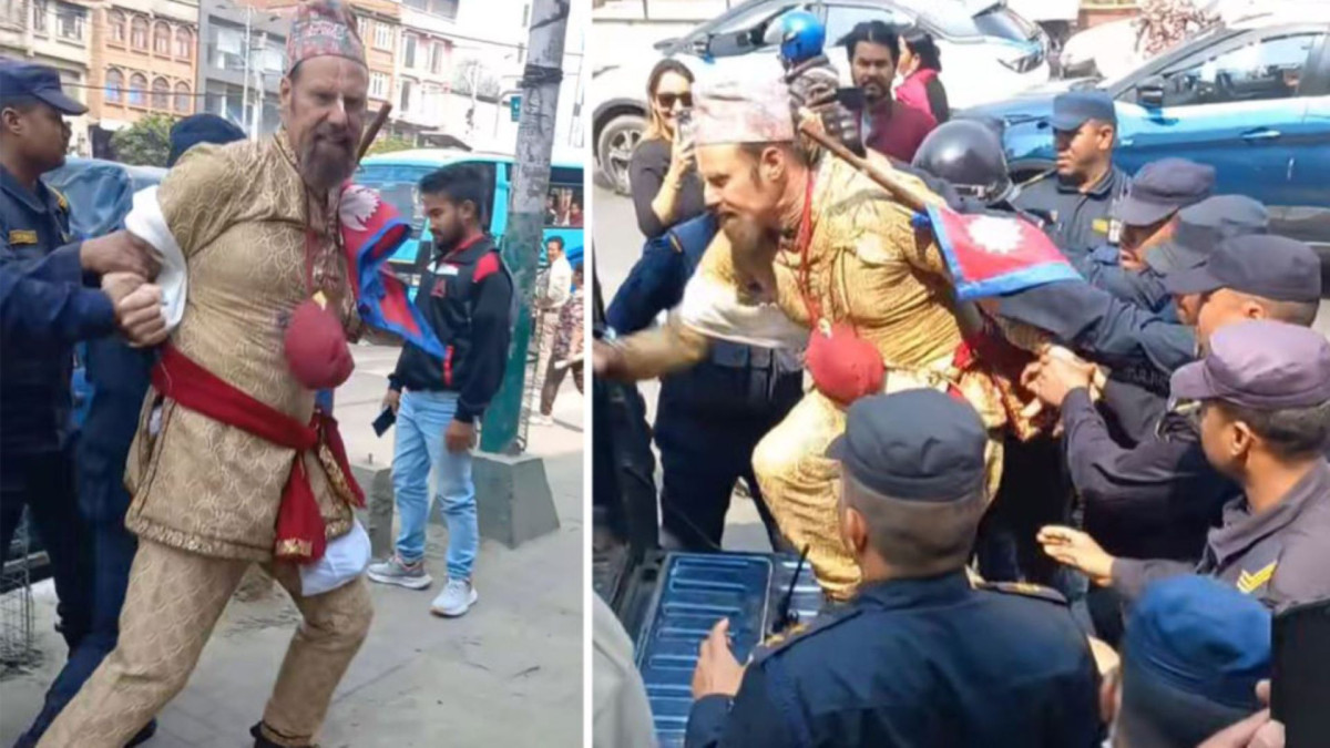 राजसंस्थाका पक्षमा नारा लगाउने अमेरिकी नागरिक निष्काशित