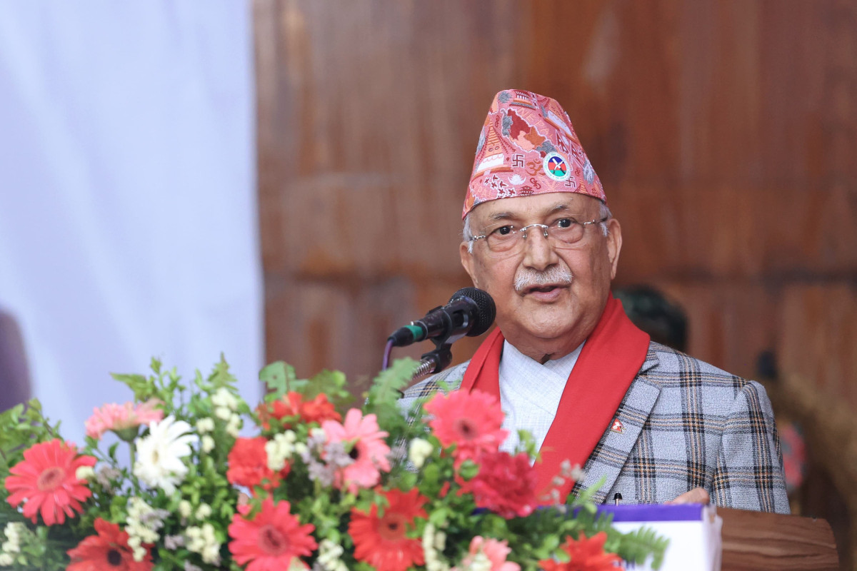 शिक्षक महासंघ प्रतिनिधिले प्रधानमन्त्रीलाई भेट्दै