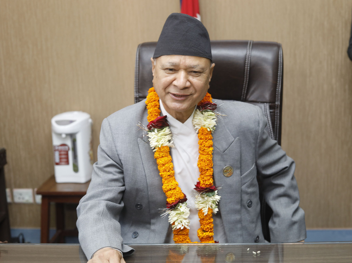 नवनियुक्त शिक्षामन्त्री रघुजी पन्तद्धारा पदभार ग्रहण, भने- शिक्षक आन्दोलनबारे जानकार छु