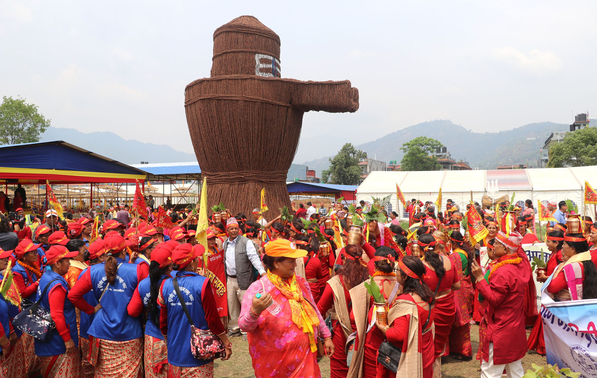 रुद्राक्षबाट निर्मित २१ फिटको शिवलिङ्ग
