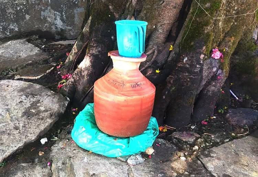 हराउँदै चौतारा र घैंटोमा पानी राख्ने चलन