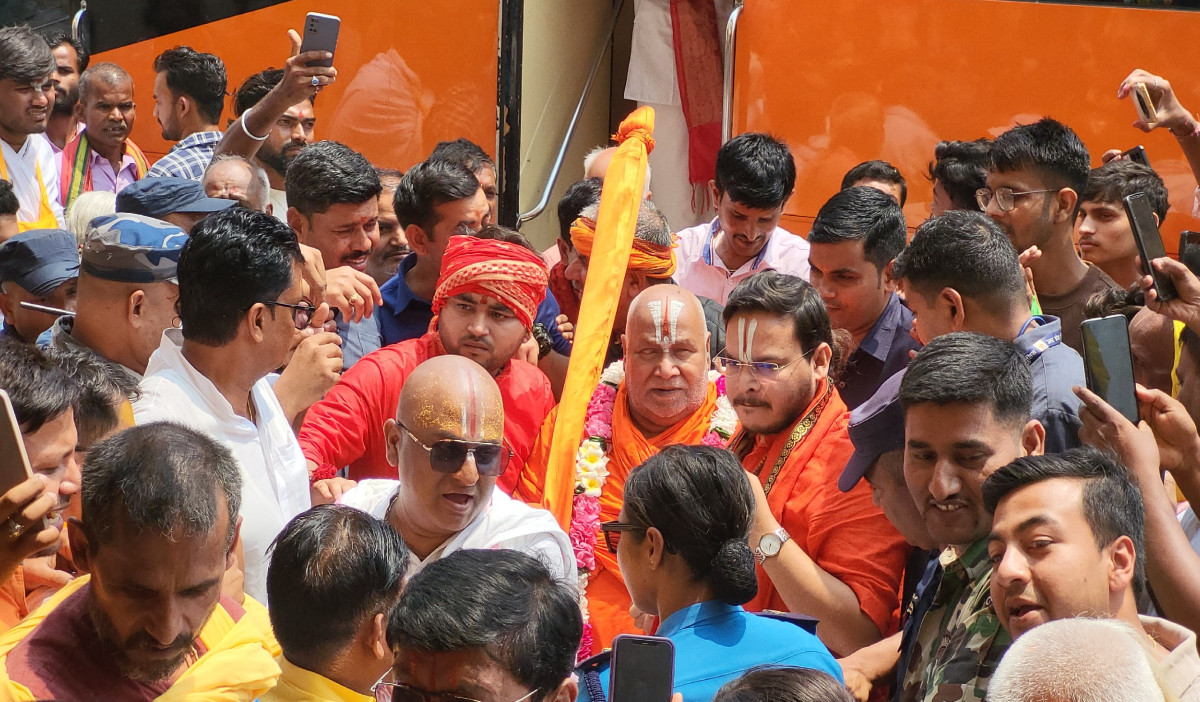 प्रसिद्ध धर्मगुरु स्वामी रामभद्राचार्य जनकपुरमा, हिन्दु धर्ममाथिको आक्रमण रोक्न आग्रह