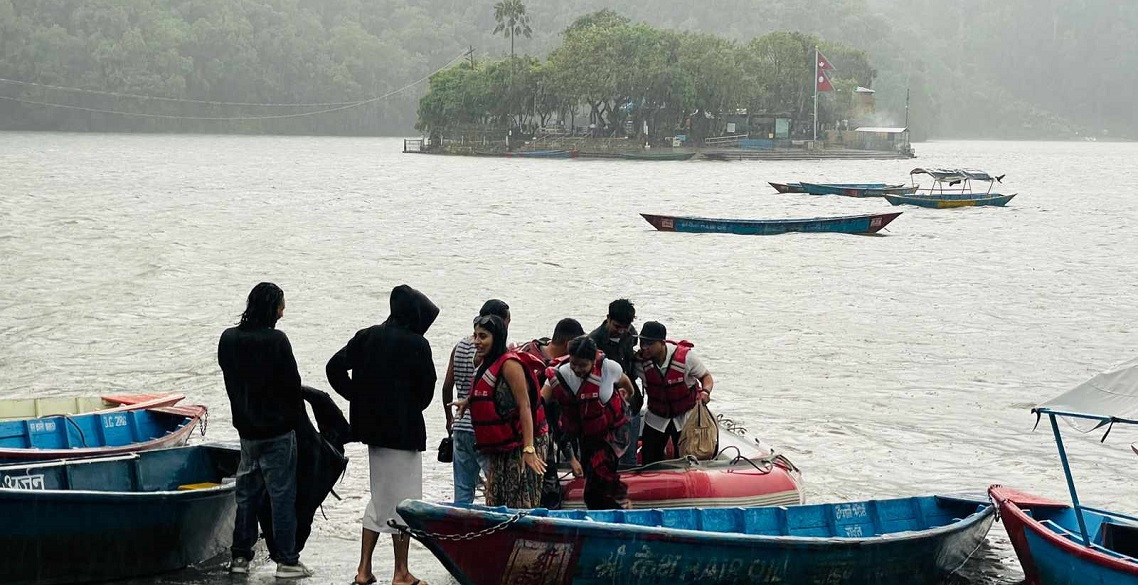 फेवातालमा फसेका आठ जनाको उद्धार