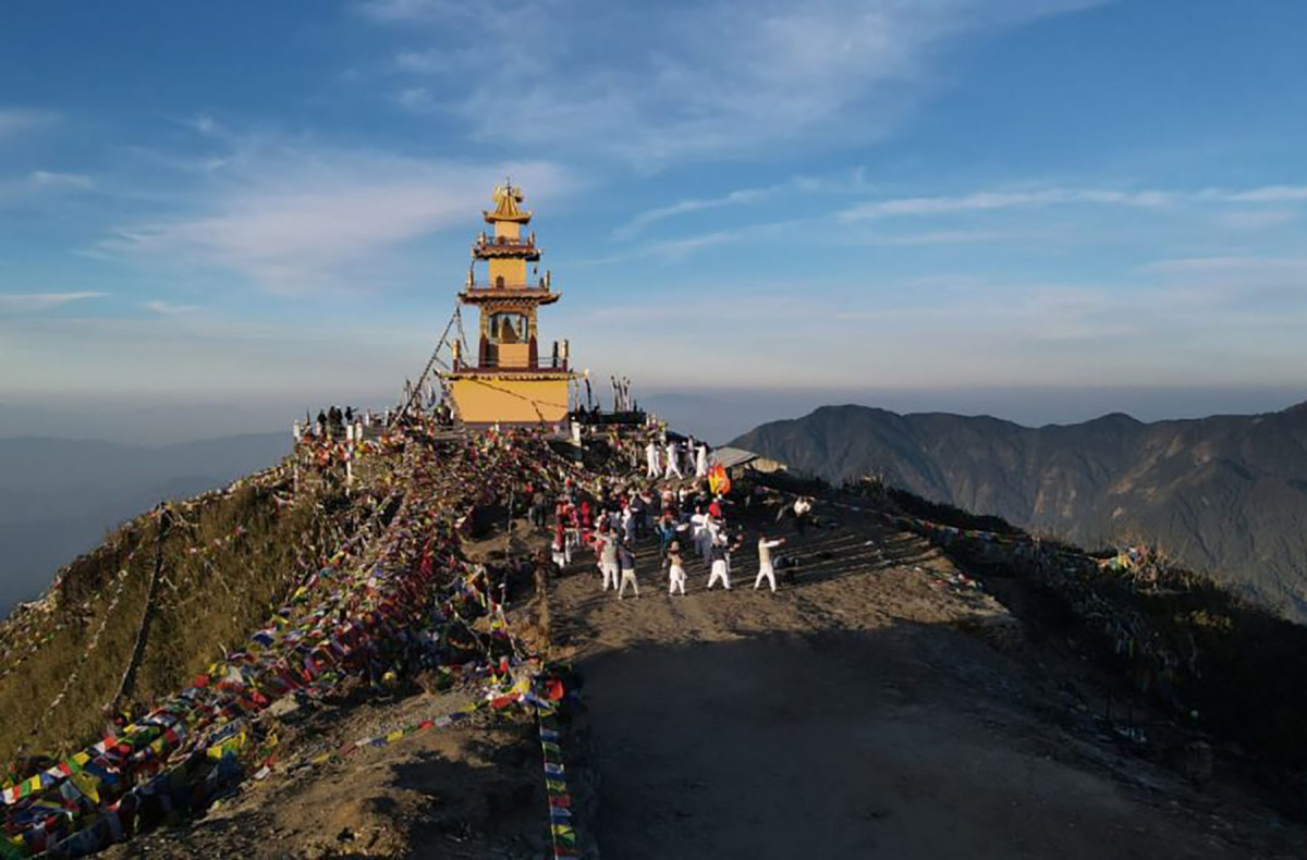 पर्यटकहरुको रोजाईमा हेलम्बुको आमा याङ्ग्री