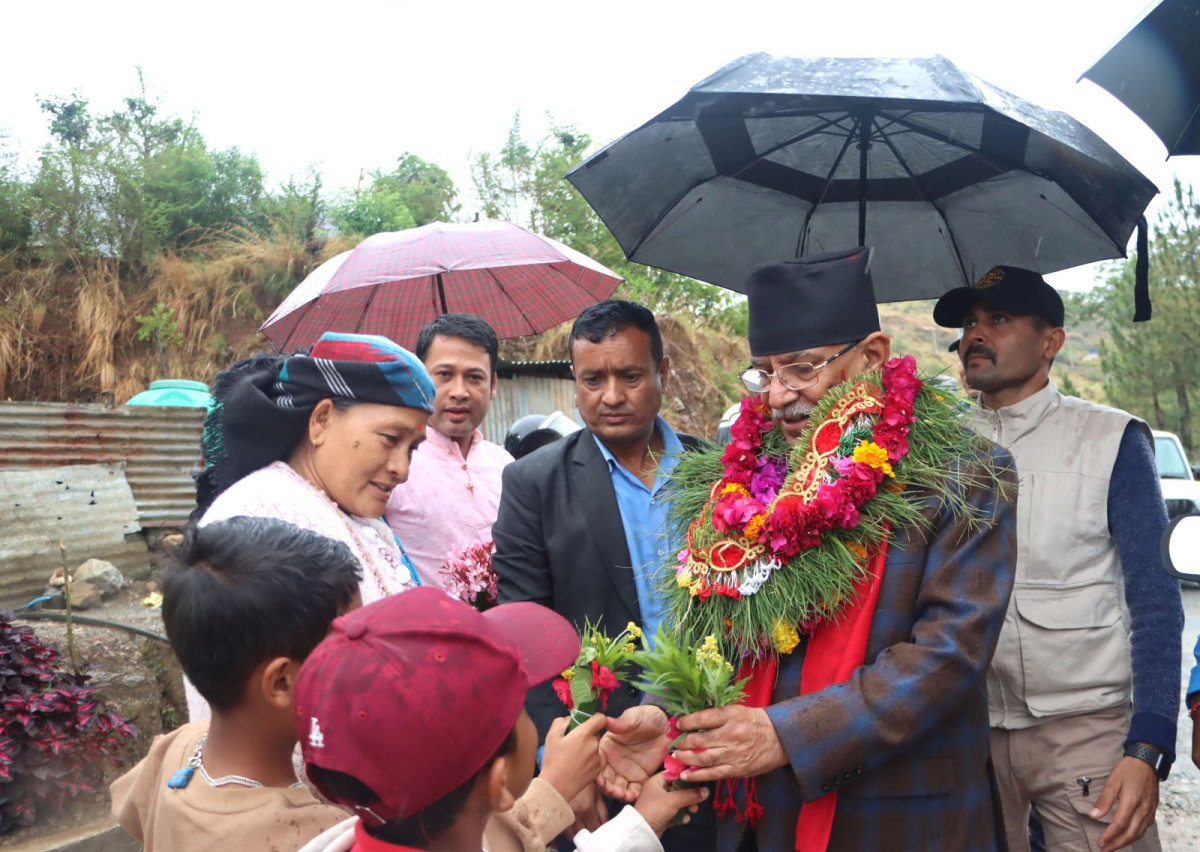 थवाङको सशस्त्र युद्धकालीन सेल्टर पुगे प्रचण्डसहितका माओवादी शीर्ष नेता