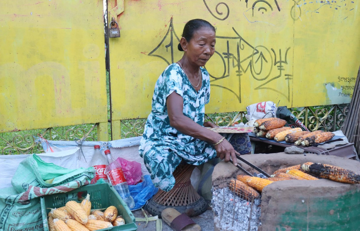 तीन दशकदेखि मकै बेचेर आत्मनिर्भर ‘शान्ति’