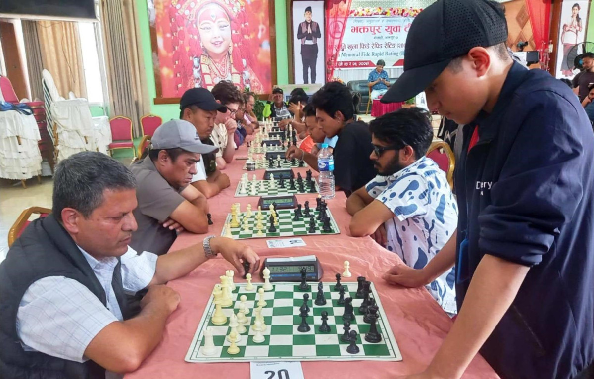 बुद्धिचाल प्रतियोगिताः आठ वर्षका बालकदेखि ६८ वर्षीय नागरिकसम्म भिड्दै