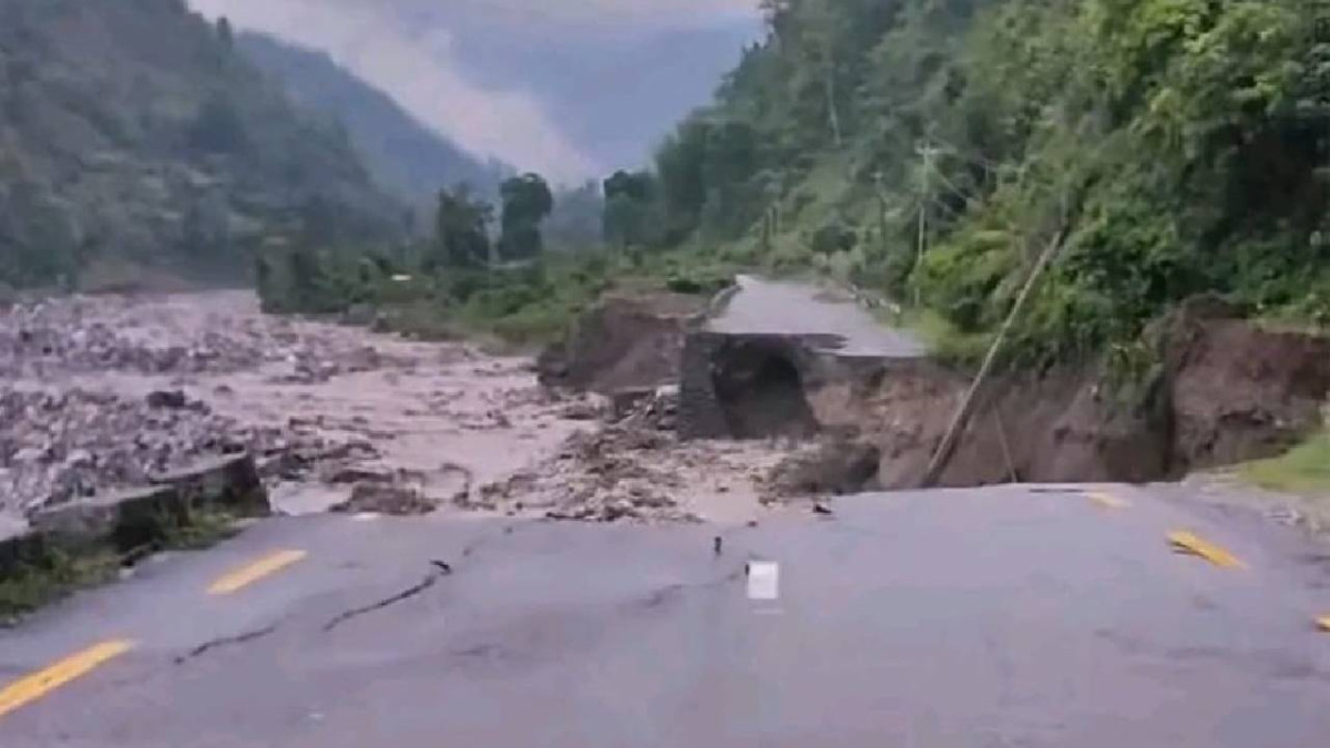 कोशी प्रदेशका ४ जिल्लाका ७ स्थानमा सडक अवरुद्ध