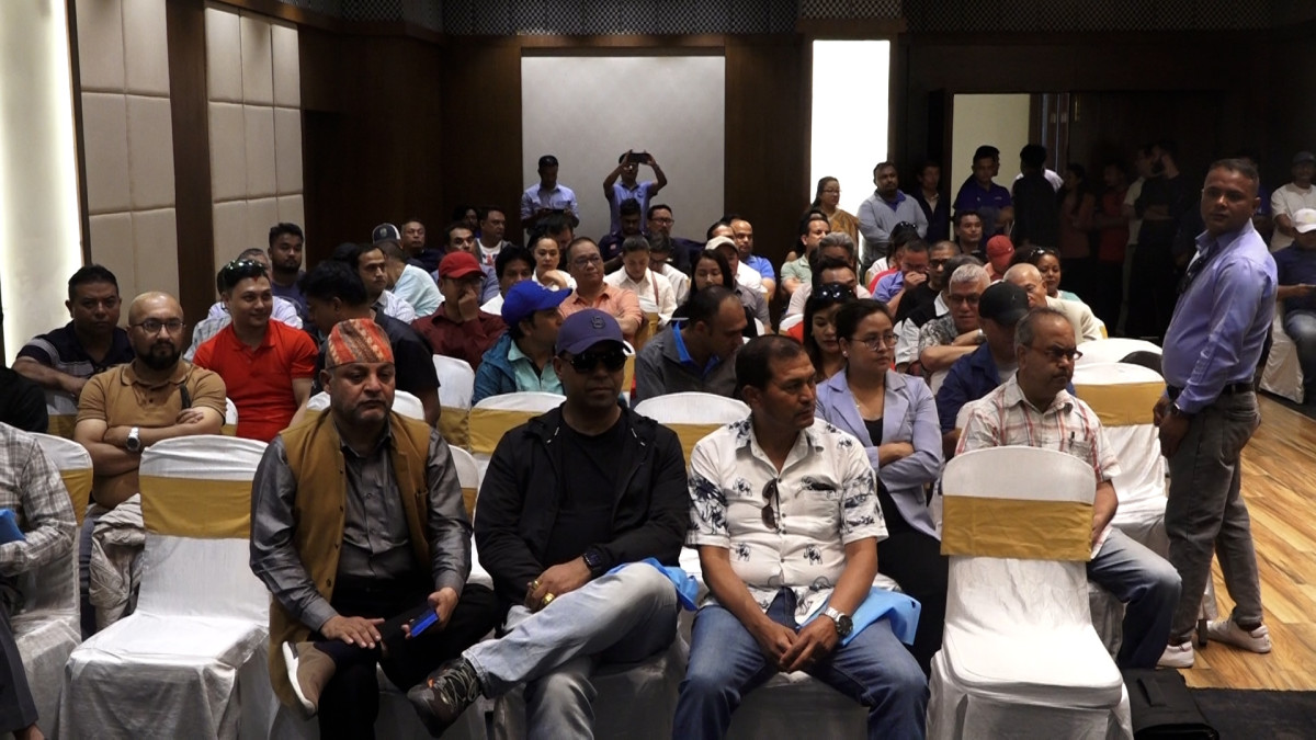 ‘स्वर्णकथा: नेपाली फुटबल’को लोकार्पण