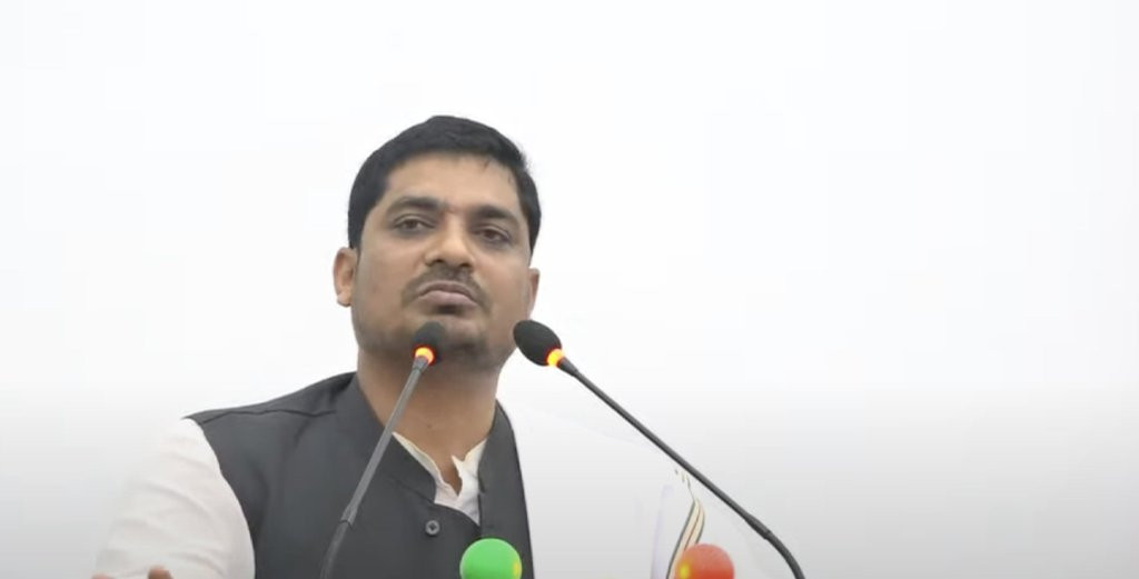 मधेश प्रदेशका सांसद सरोजकुमार सिंह अख्तियारद्वारा पक्राउ