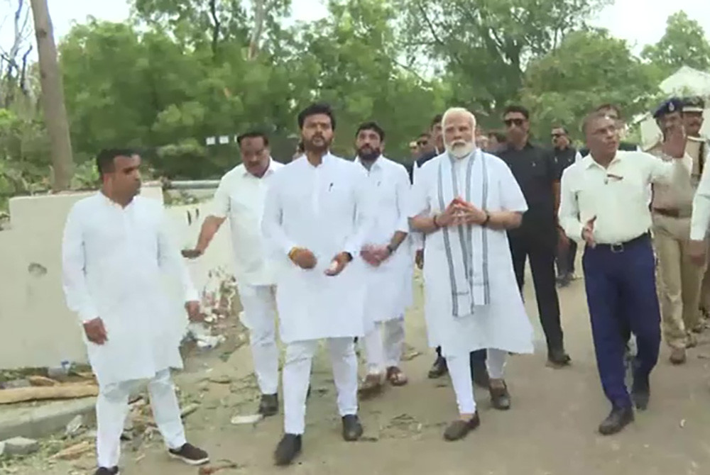 विमान दुर्घटनास्थल अहमदाबाद पुगे मोदी