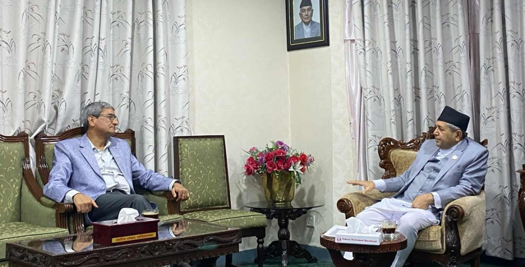 संसद बैठकअघि सभामुख घिमिरे र गृहमन्त्री लेखकबीच छलफल