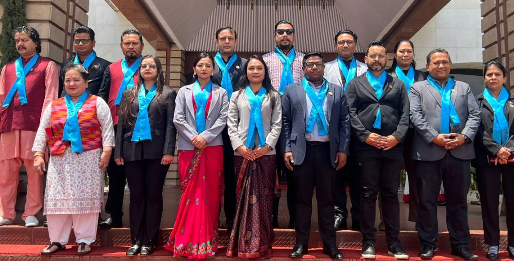 निलो रिवन लगाएर मानव तस्करीविरुद्ध रास्वपाको विरोध