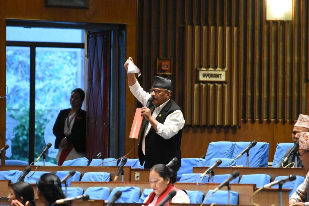 संसद बैठकमै च्यातियो बजेट पुस्तिका