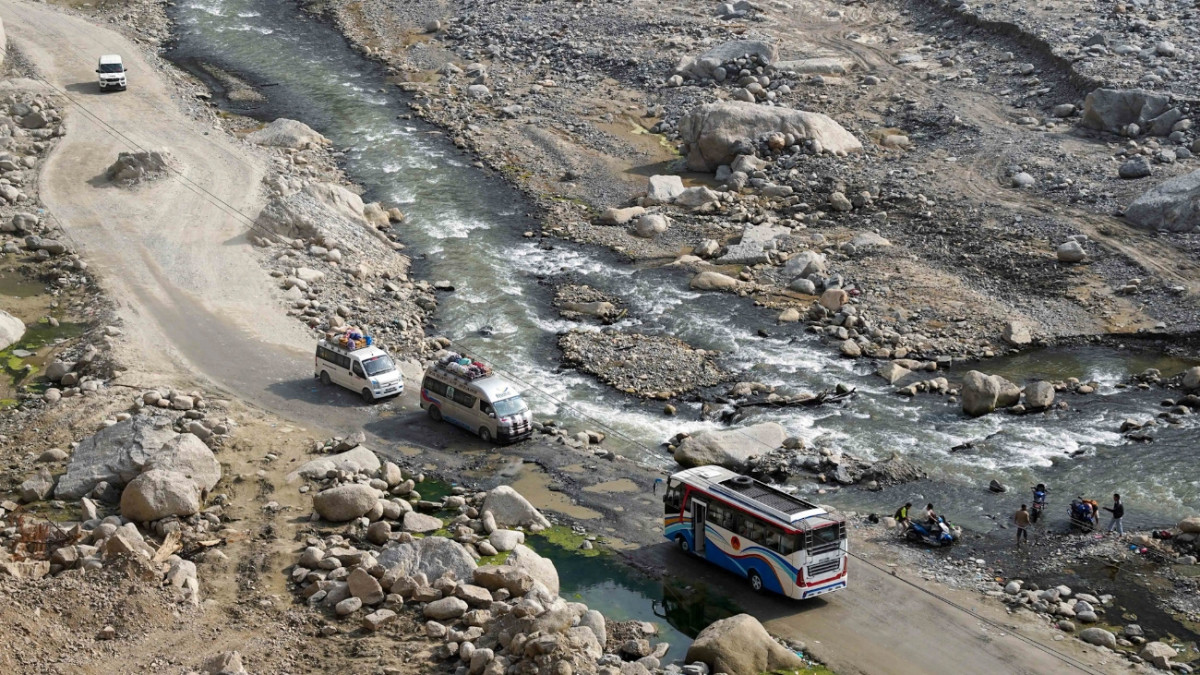 बीपी राजमार्गमा आजदेखि राति सवारी चलाउन निषेध