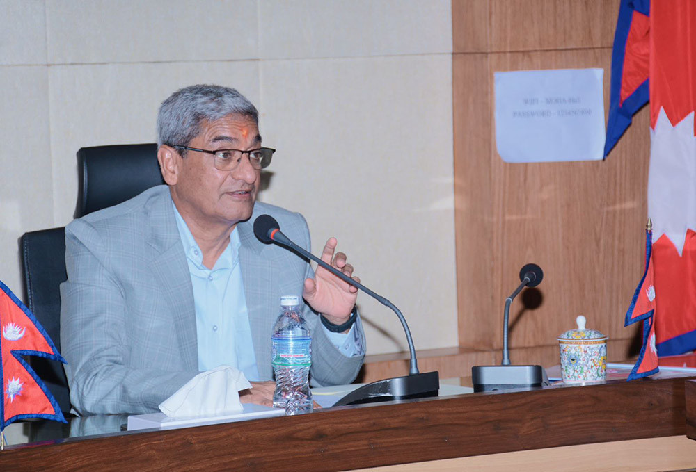 अध्यागमन सुधारको काम तत्काल अघि बढाउन गृहमन्त्री लेखकको निर्देशन