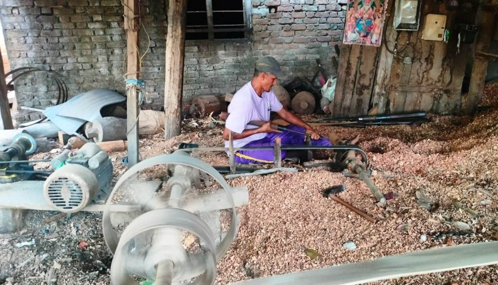 पुर्ख्याैली सीप बोकेका गंगाराम भन्छन् : ‘आत्मनिर्भर हुन मेसिन अनुदानमा पाउनु पर्‍यो’