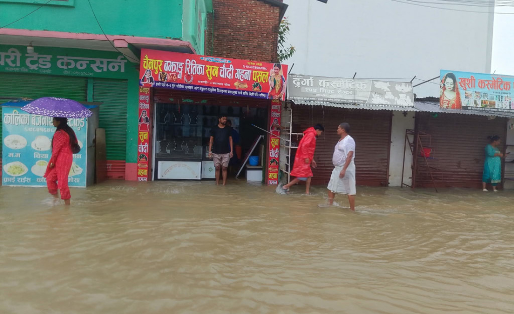 धनगढीलगायत आसपासका क्षेत्र जलमग्न, विद्यालय बन्द