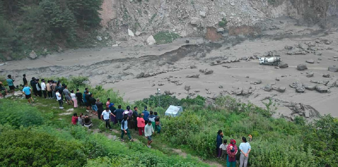 भोटेकोशी बाढी: ५५ जनाको उद्धार, ७ शव फेला