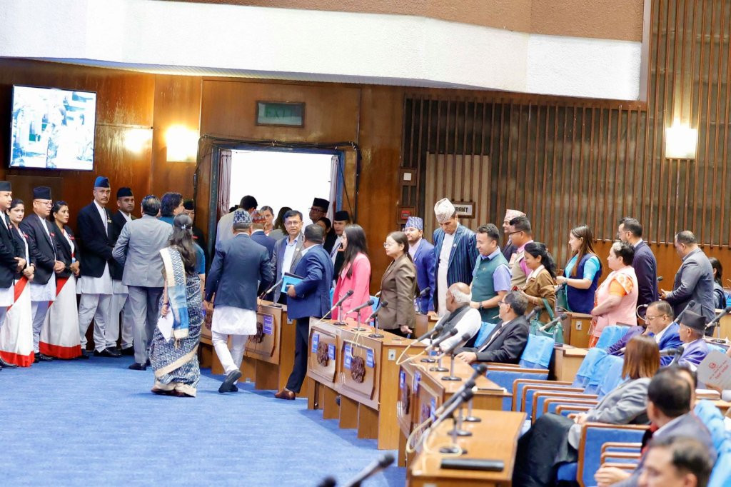 रास्वपा र राप्रपाबाट प्रतिनिधि सभाको बैठक बहिस्कारलाई आजपनि निरन्तरता (संसदको लाइभ भिडियो)