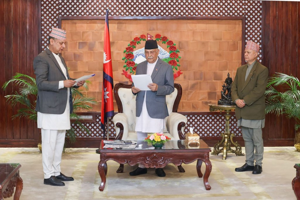 को हुन् त्रिविको उपकुलपतिमा नियुक्त भएका डा. दीपक अर्याल?