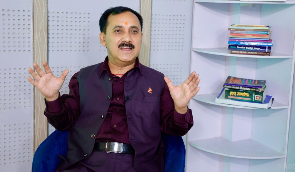 गृहमन्त्रीविरुद्ध कुनै उजुरी परेको छैन, आवेगमा पद छोड भन्नु राजनीतिक फण्डा मात्र: विश्वप्रकाश शर्मा