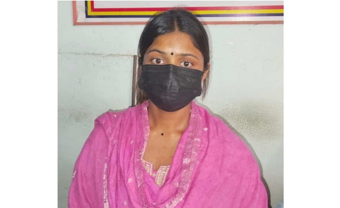 टिकटकमा गाली गलौज गर्ने २० वर्षीया रोशनी खातुन  जनकपुरधामबाट पक्राउ