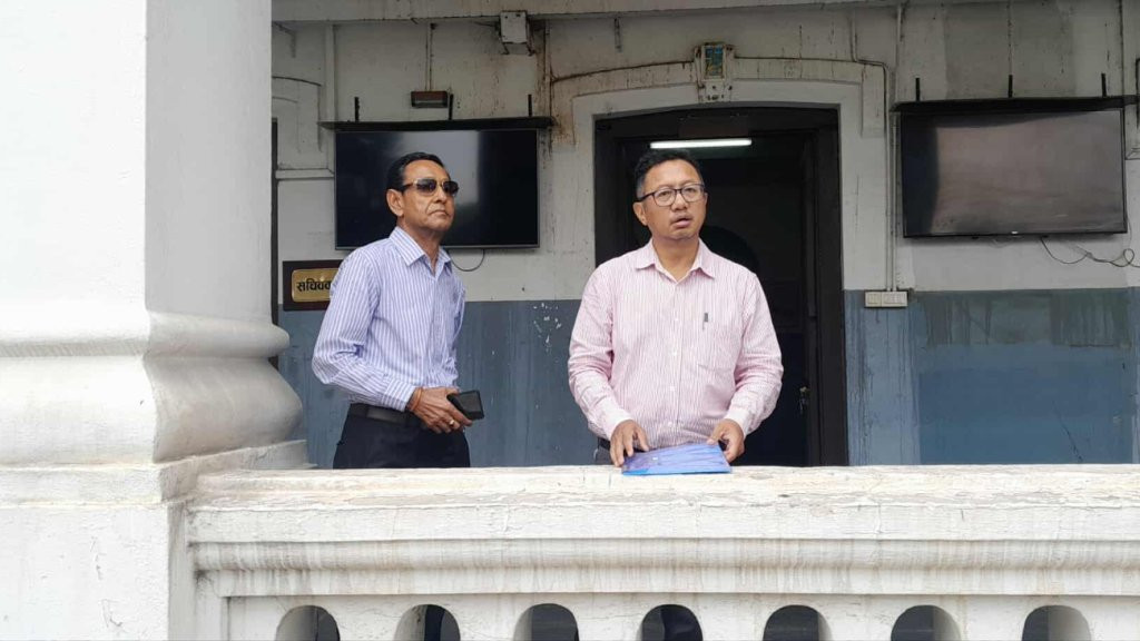 राजेन्द्र लिङ्देनले बर्खास्त गरेका गिरी पुगे निर्वाचन आयोग