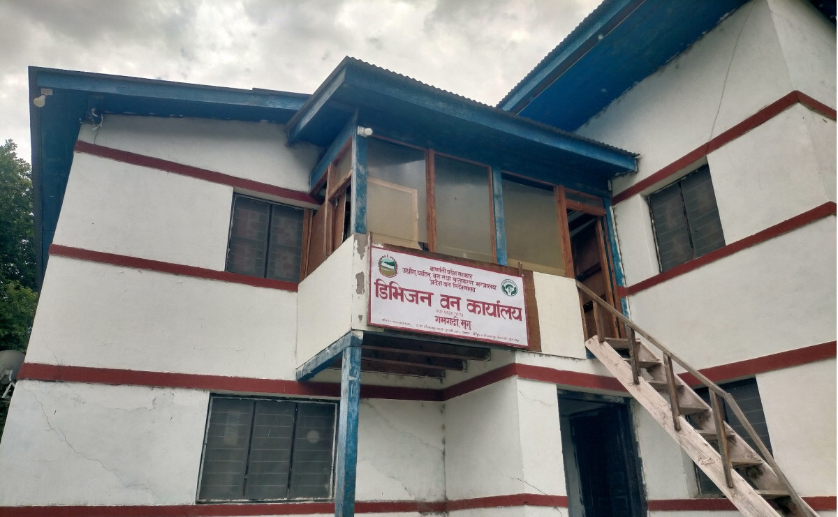 मुगुका सरकारी तथा नीजि क्षेत्रका कार्यालयहरु अपाङ्गतामैत्री भएनन्, सेवाग्राहीलाई सास्ती