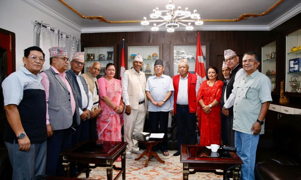 ज्येष्ठ नागरिकका माग पूरा गर्न सहयोग गर्ने अध्यक्ष प्रचण्डको प्रतिबद्धता