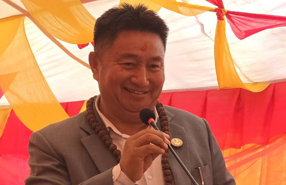 मुख्यमन्त्री लामाविरुद्ध काँग्रेस संसदीय दलमा अविश्वास प्रस्ताव दर्ता