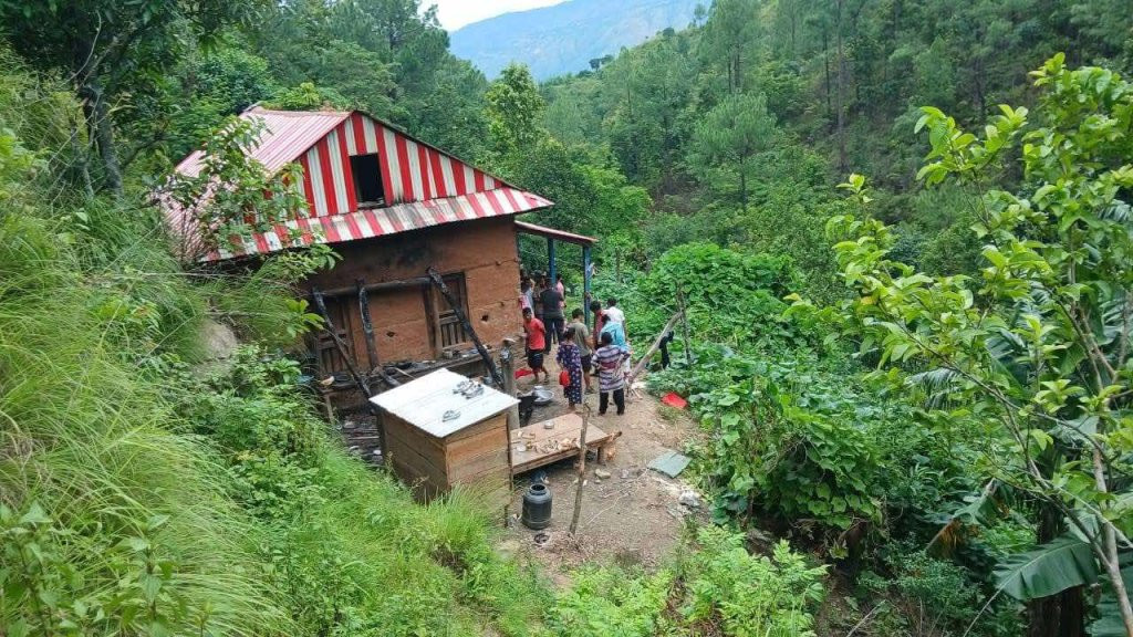 सिन्धुली घटना: यी हुन् आमा उर्मिलासहित बेपत्ता एकै परिवारका १६ जना (सूचीसहित)