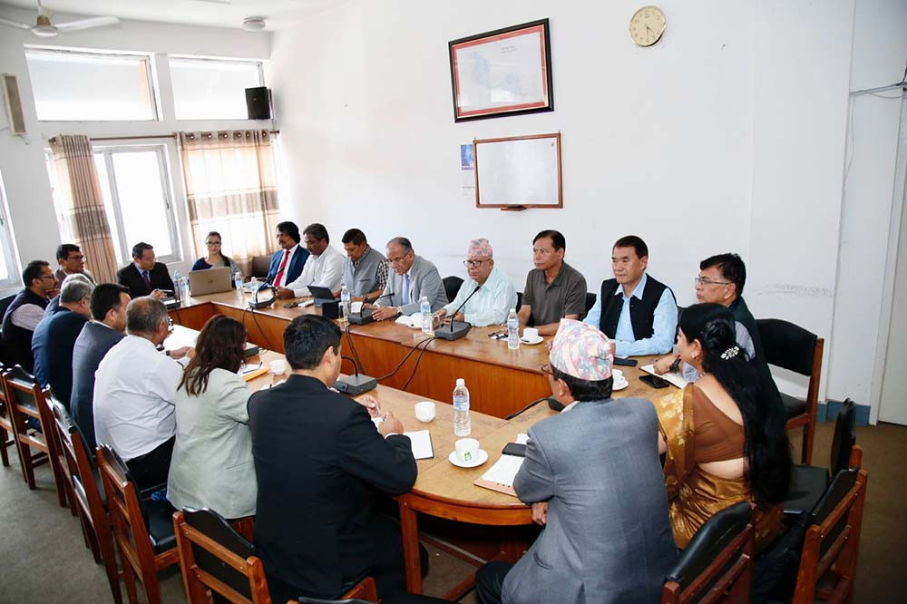 १० राजनीतिक दल भन्छन्- दुई दलको वर्चस्वलाई संस्थागत गर्न खोजेको निर्वाचन आयोगको मस्यौदा अस्वीकार्य