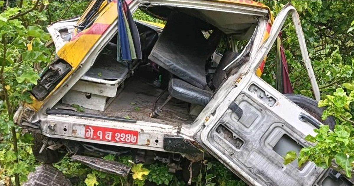 जाजरकोटमा एम्बुलेन्स दुर्घटना हुँदा चालकको घटनास्थलमै मृत्यु