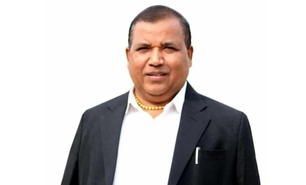 भ्रष्टाचारी ठहर कांग्रेस सर्लाही सभापति सिंहले दिए राजीनामा